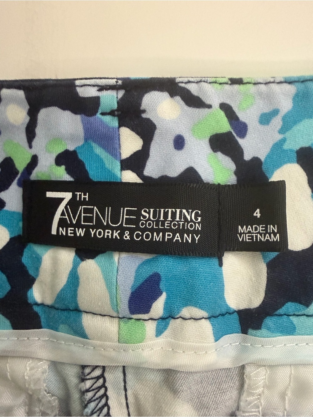 7th Avenue Women’s Floral Print Shorts Size 4 - Picture 7 of 9